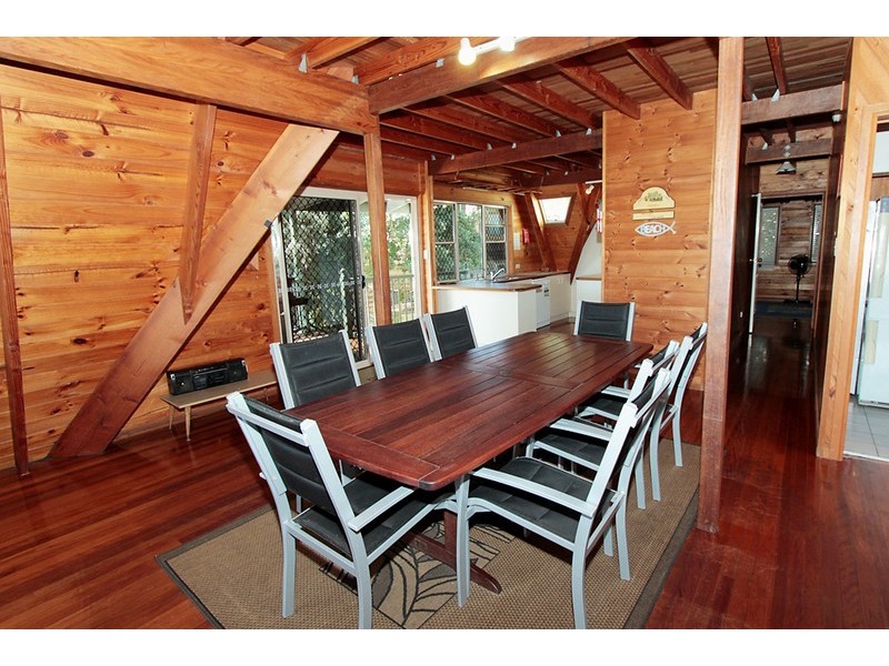 4 Merinda Crescent, Point Lookout QLD 4183