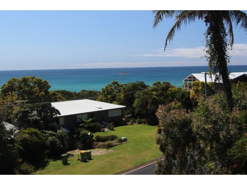 4 Merinda Crescent, Point Lookout QLD 4183