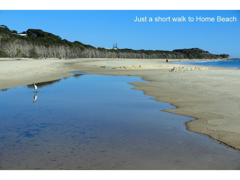 4 Merinda Crescent, Point Lookout QLD 4183