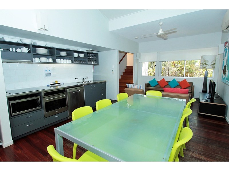 49 Dickson Way, Point Lookout QLD 4183