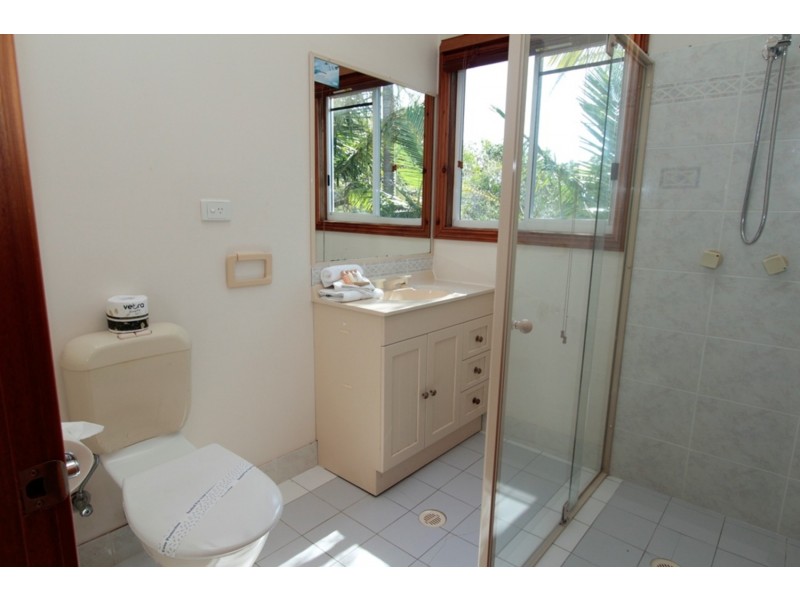 42 Karboora Drive, Point Lookout QLD 4183