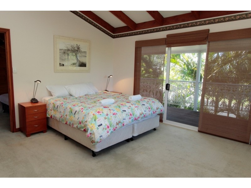 42 Karboora Drive, Point Lookout QLD 4183