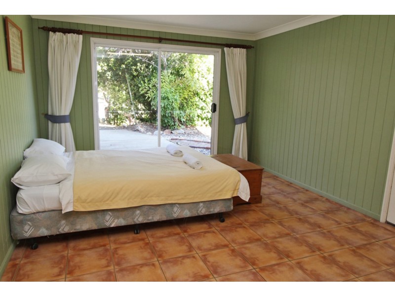 42 Karboora Drive, Point Lookout QLD 4183