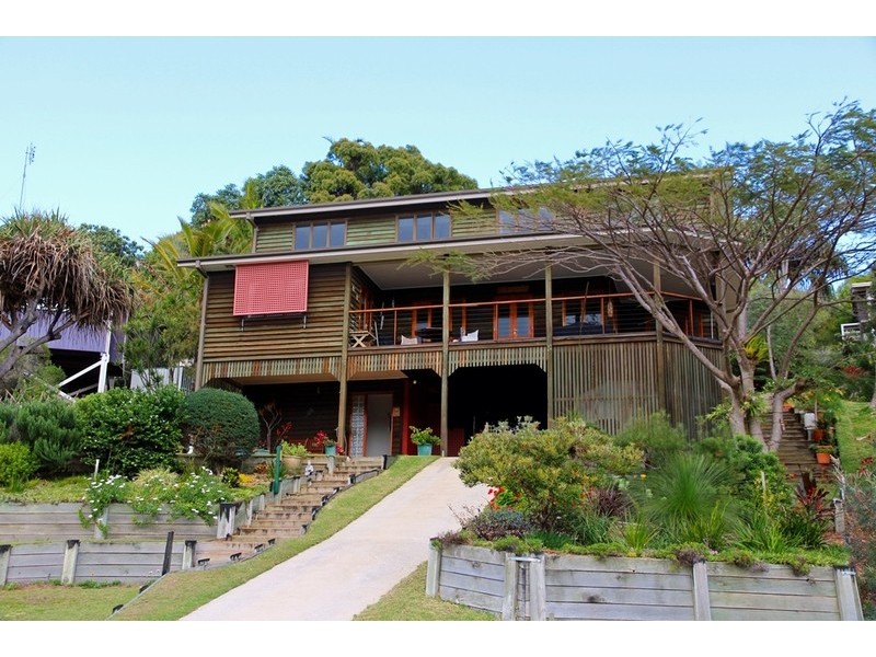 27 George Nothling Drive, Point Lookout QLD 4183