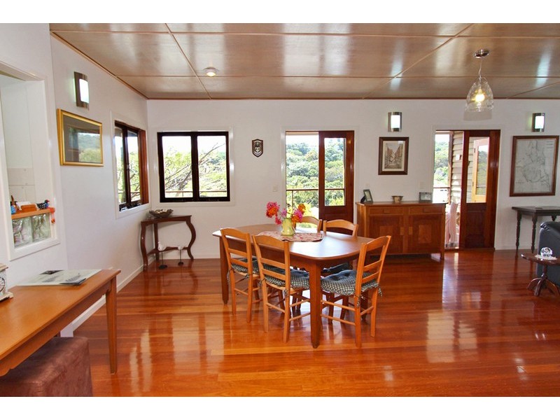 27 George Nothling Drive, Point Lookout QLD 4183
