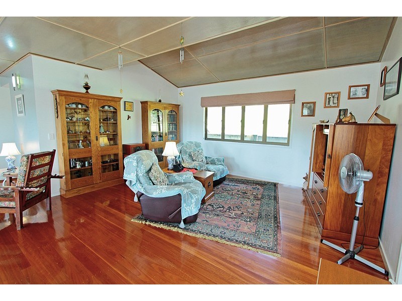 27 George Nothling Drive, Point Lookout QLD 4183