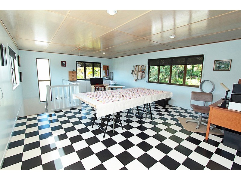 27 George Nothling Drive, Point Lookout QLD 4183