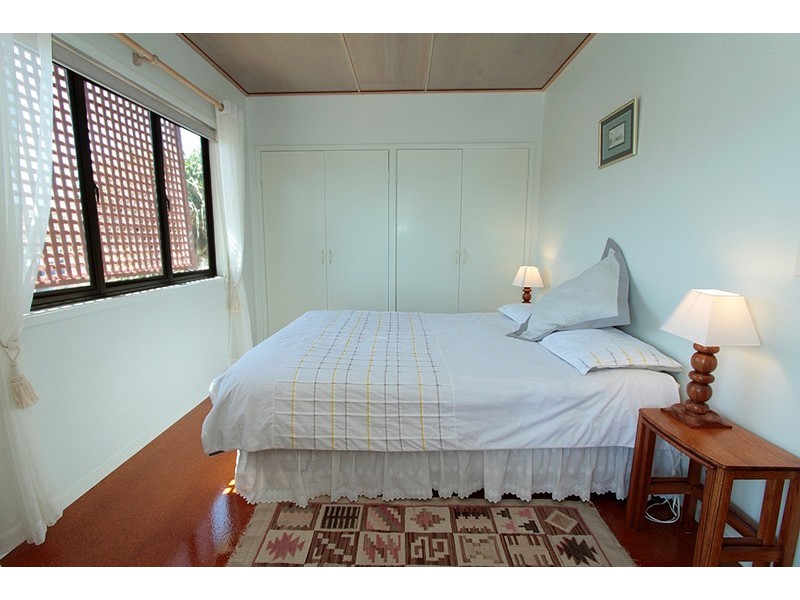 27 George Nothling Drive, Point Lookout QLD 4183