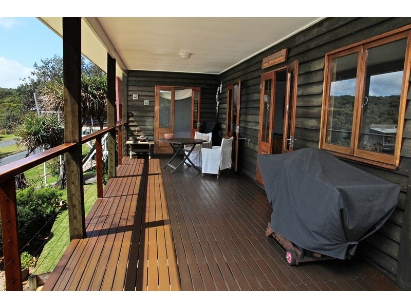 27 George Nothling Drive, Point Lookout QLD 4183