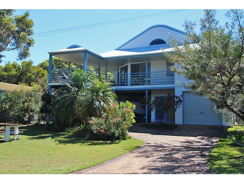 11 Booran Street, Point Lookout QLD 4183