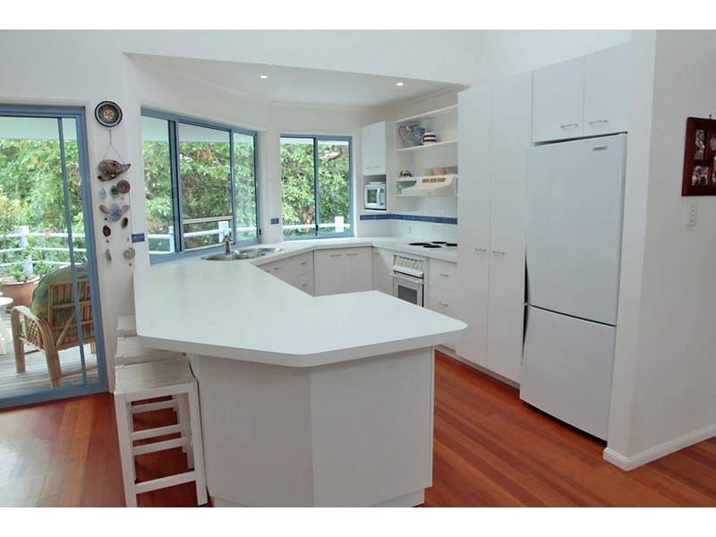 11 Booran Street, Point Lookout QLD 4183