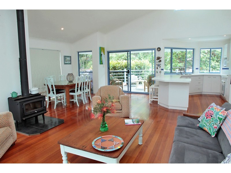 11 Booran Street, Point Lookout QLD 4183