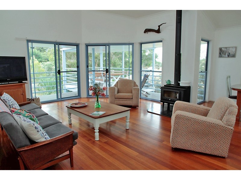 11 Booran Street, Point Lookout QLD 4183