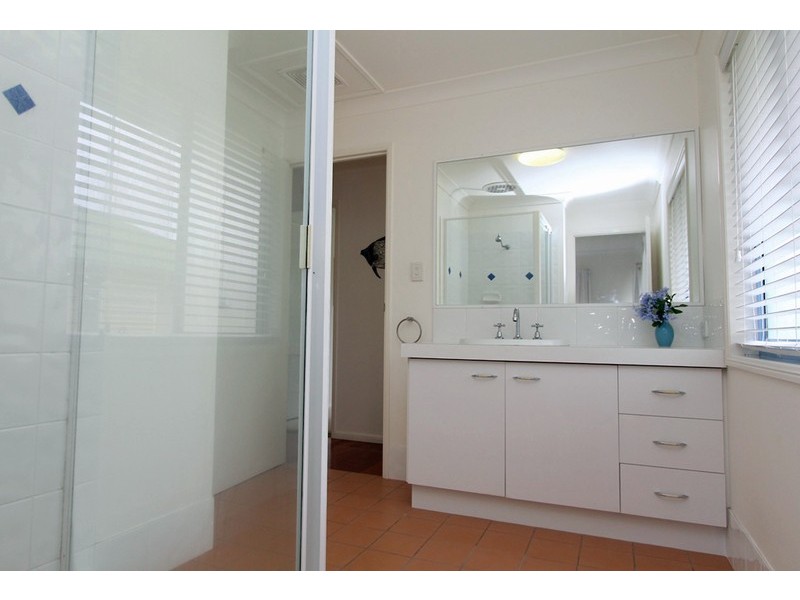 11 Booran Street, Point Lookout QLD 4183