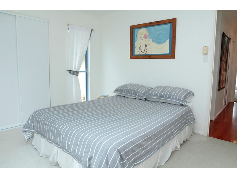 11 Booran Street, Point Lookout QLD 4183