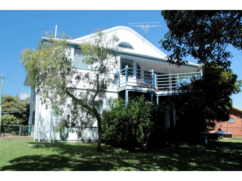 11 Booran Street, Point Lookout QLD 4183