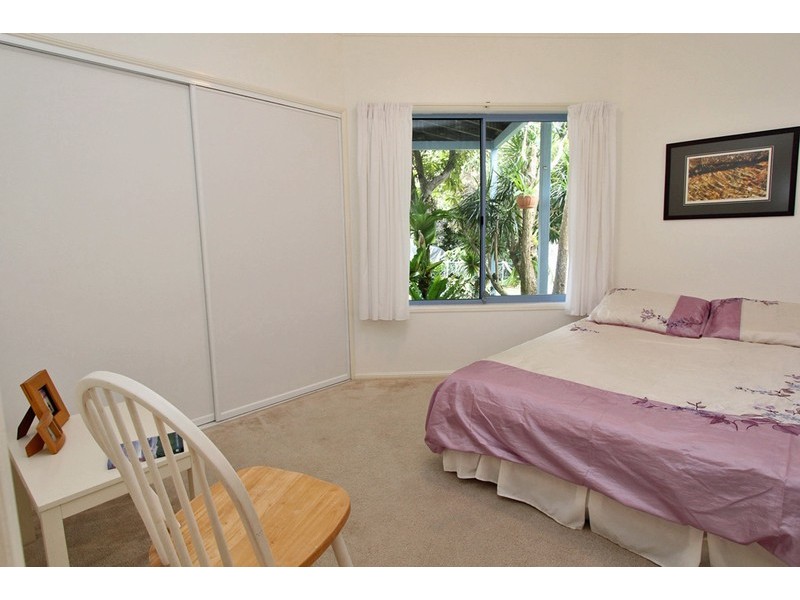 11 Booran Street, Point Lookout QLD 4183
