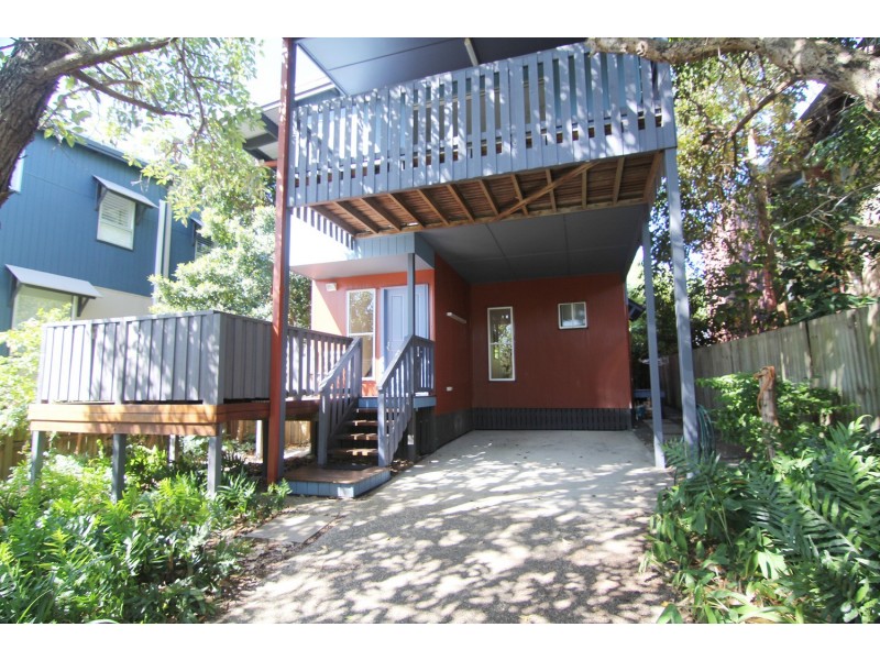 2/92 Mooloomba Road, Point Lookout QLD 4183