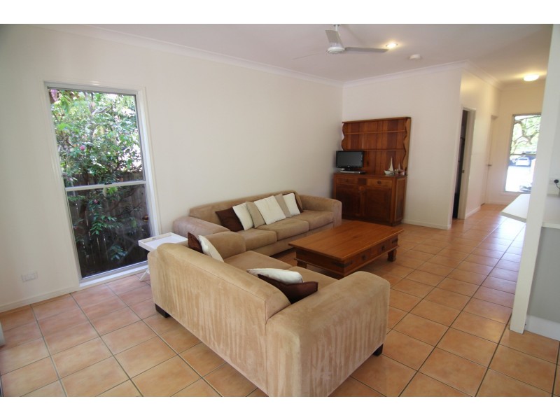 2/92 Mooloomba Road, Point Lookout QLD 4183
