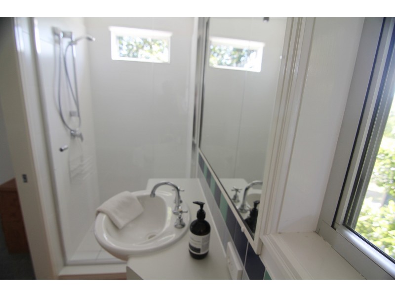 2/92 Mooloomba Road, Point Lookout QLD 4183