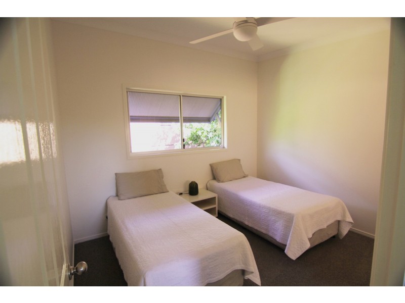 2/92 Mooloomba Road, Point Lookout QLD 4183