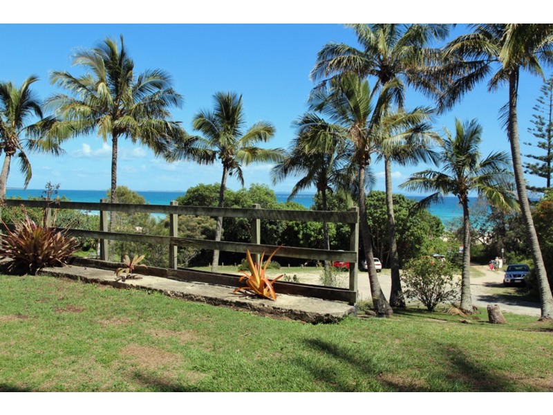 4/120 Mooloomba Road, Point Lookout QLD 4183