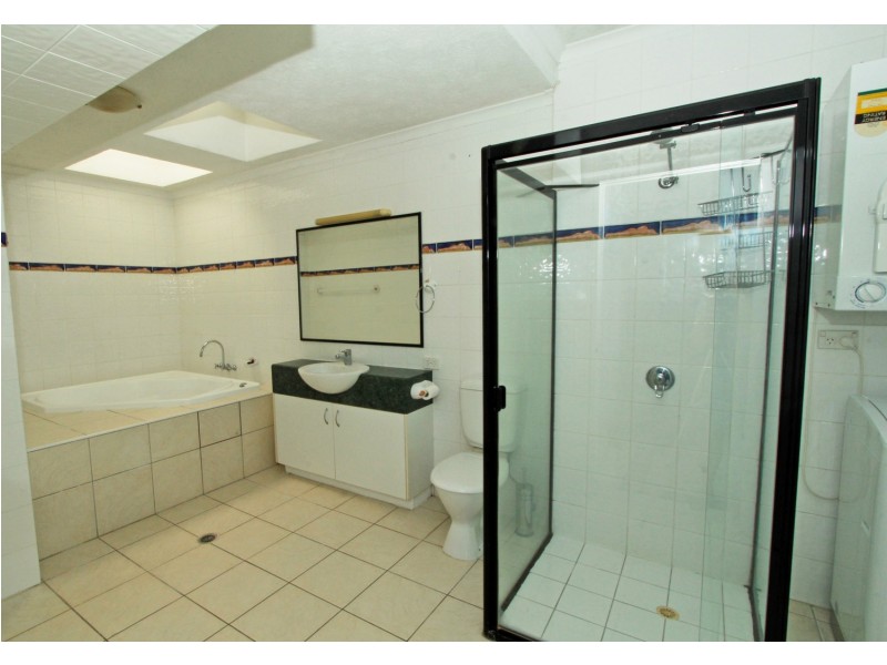 4/120 Mooloomba Road, Point Lookout QLD 4183