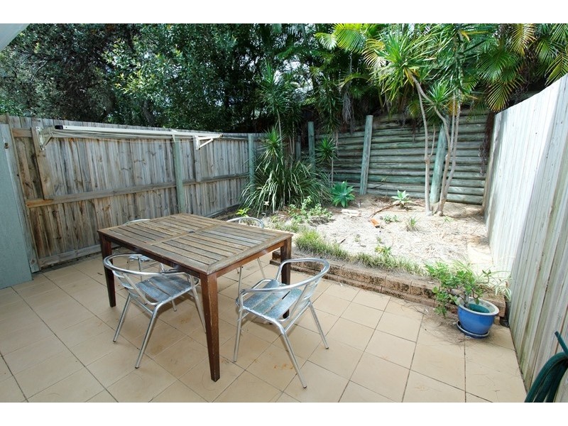 12/21-25 Cumming Parade, Point Lookout QLD 4183