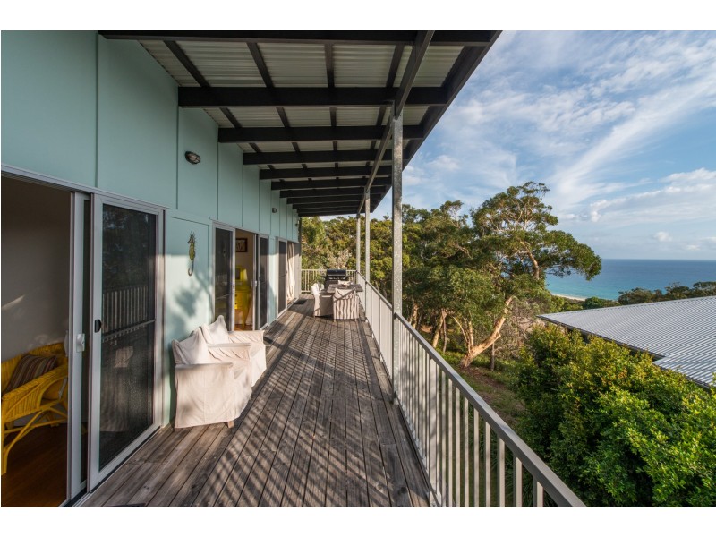 6 DONOHUE Street, Point Lookout QLD 4183