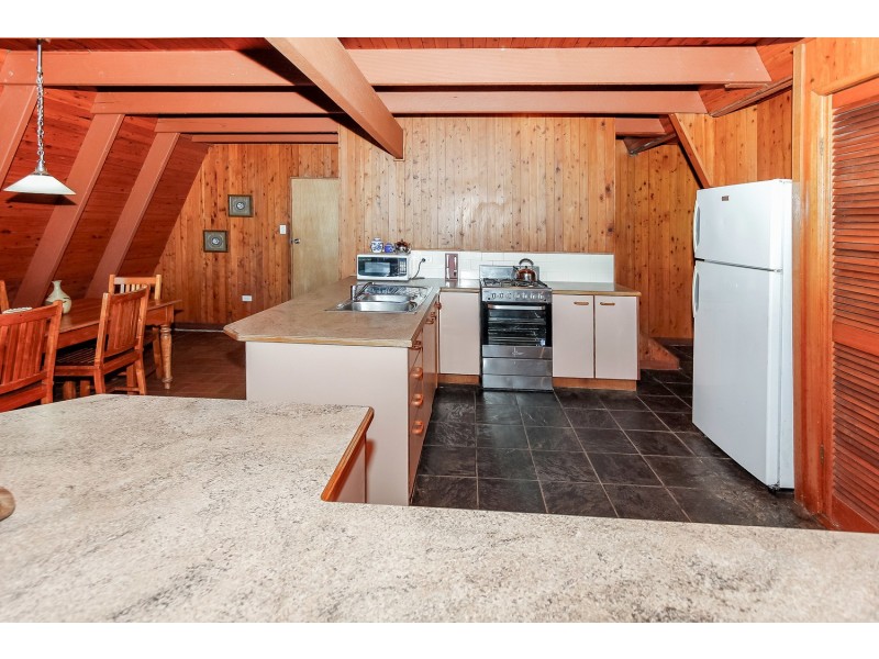 4 Billa Street, Point Lookout QLD 4183