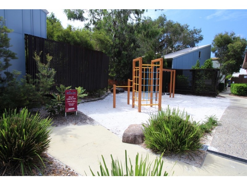 68/49 Dickson Way, Point Lookout QLD 4183