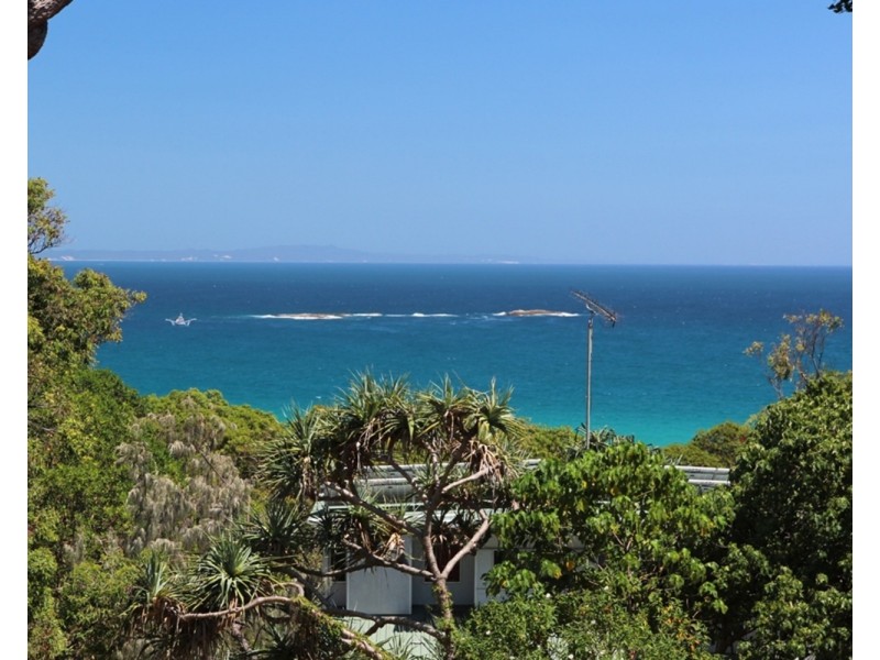 19 Yarrong Road, Point Lookout QLD 4183