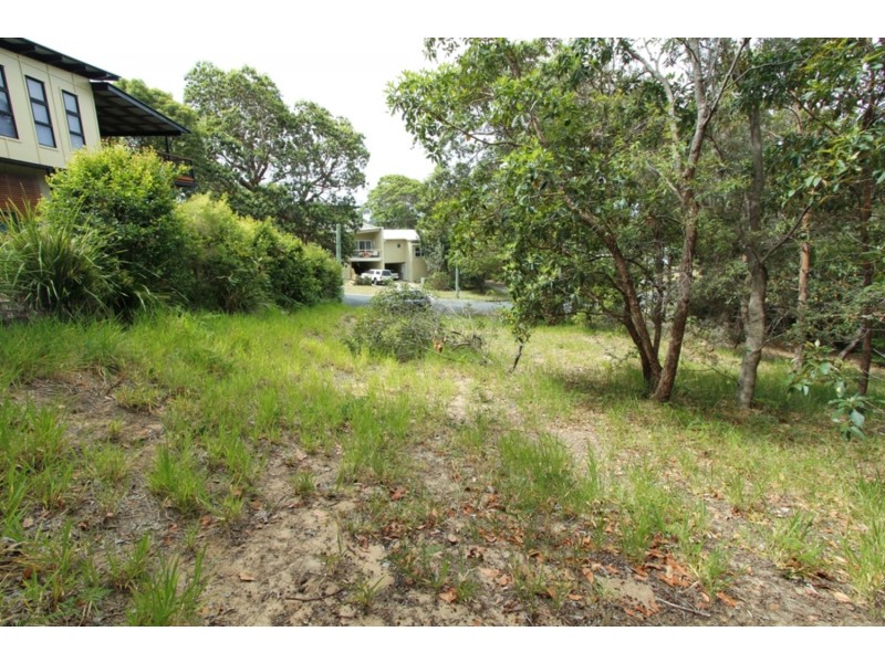 44 Booran Street, Point Lookout QLD 4183