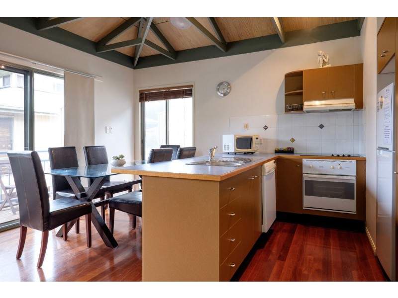 6/4 Kennedy Drive, Point Lookout QLD 4183