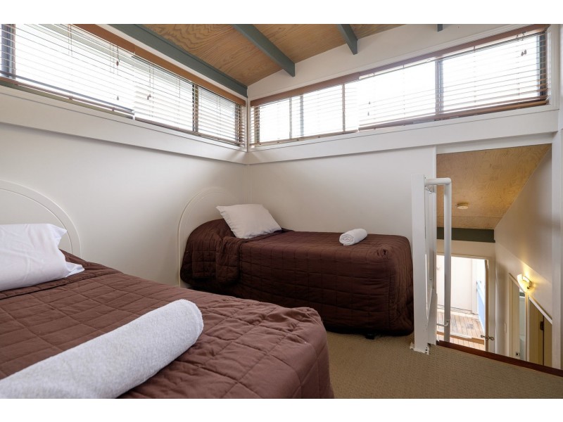 6/4 Kennedy Drive, Point Lookout QLD 4183