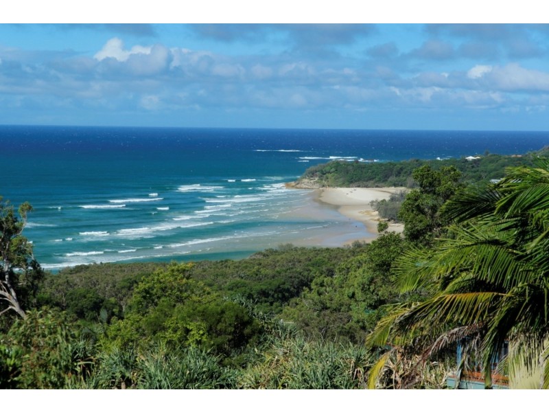 66 Tramican Street, Point Lookout QLD 4183