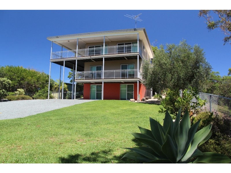 66 Tramican Street, Point Lookout QLD 4183