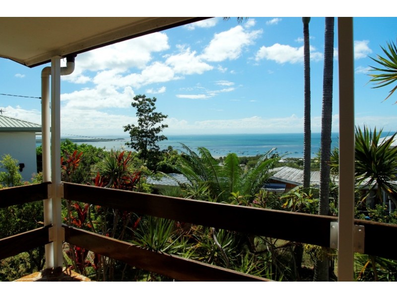 107 Rainbow Crescent, Dunwich QLD 4183