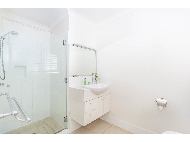 1/10 Gindarra Street, Point Lookout QLD 4183