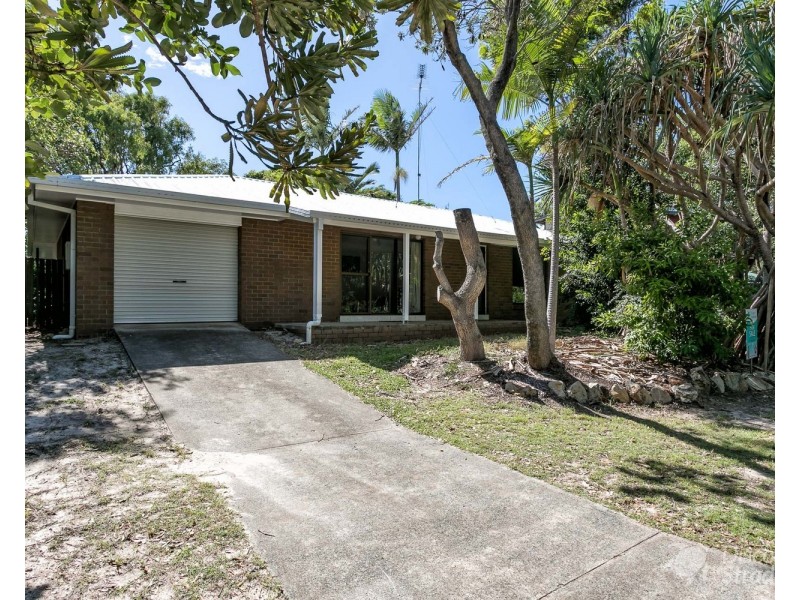 18 Waller Court, Point Lookout QLD 4183