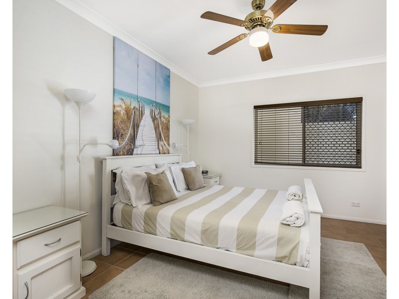 42 Samarinda Way, Point Lookout QLD 4183