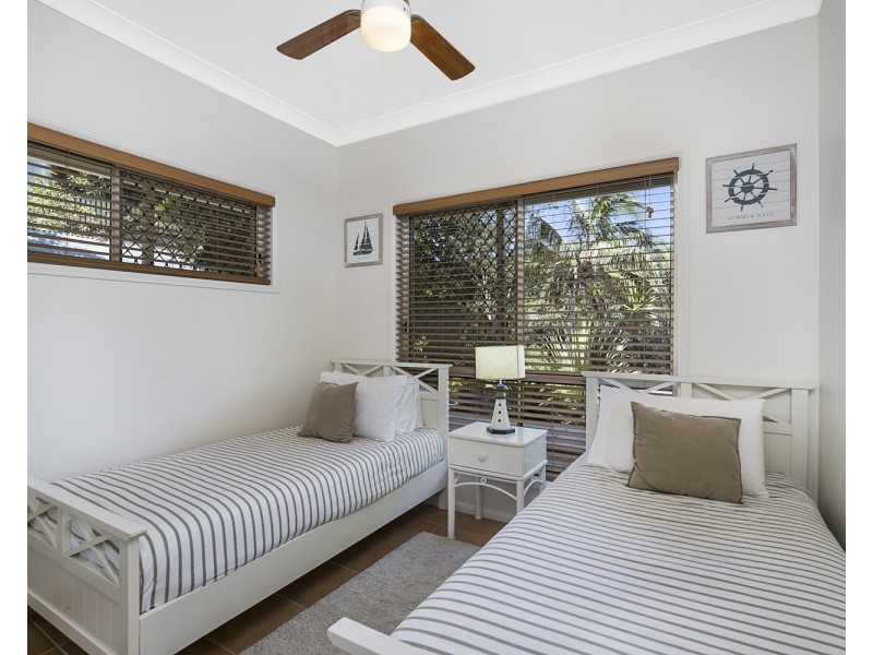 42 Samarinda Way, Point Lookout QLD 4183