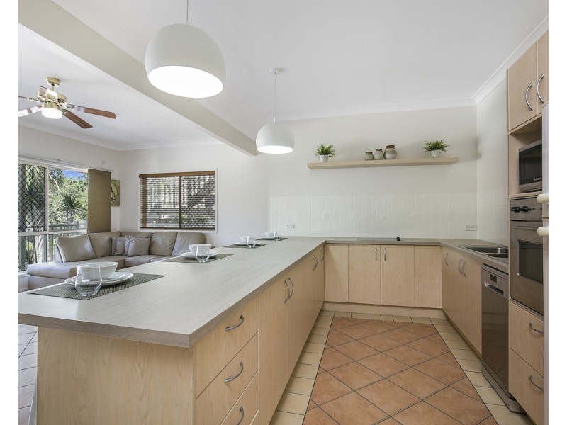 42 Samarinda Way, Point Lookout QLD 4183