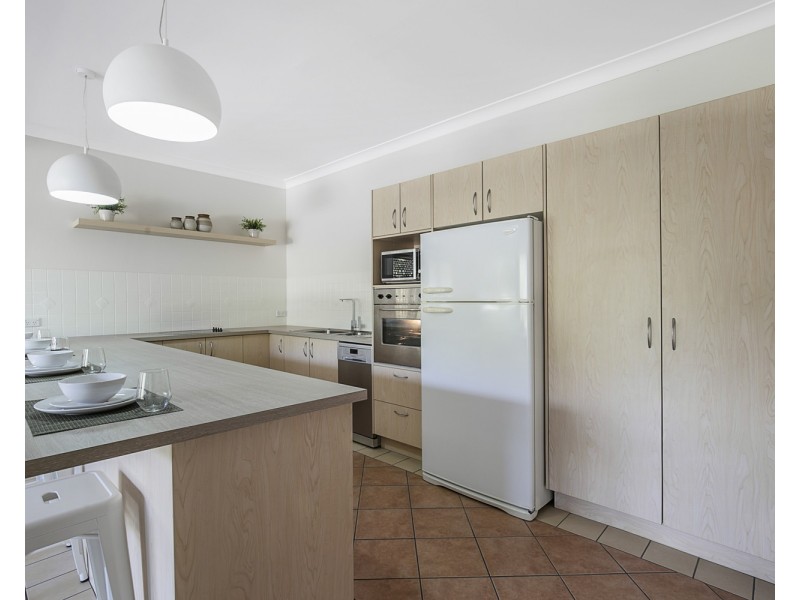 42 Samarinda Way, Point Lookout QLD 4183