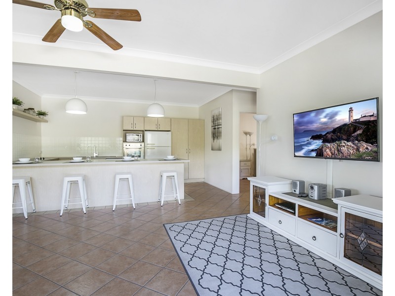42 Samarinda Way, Point Lookout QLD 4183