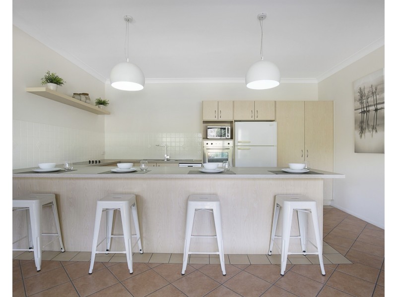 42 Samarinda Way, Point Lookout QLD 4183