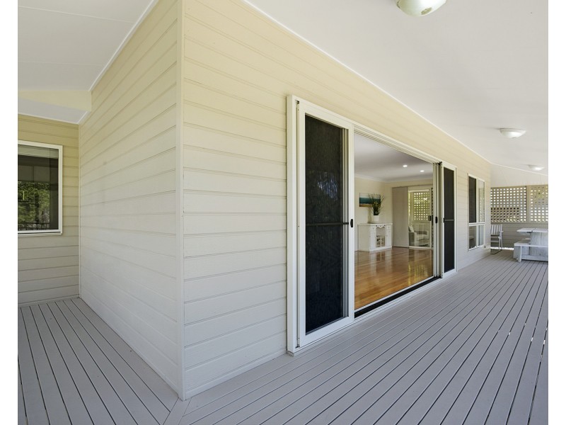 42 Samarinda Way, Point Lookout QLD 4183