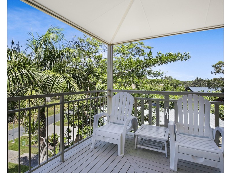 42 Samarinda Way, Point Lookout QLD 4183