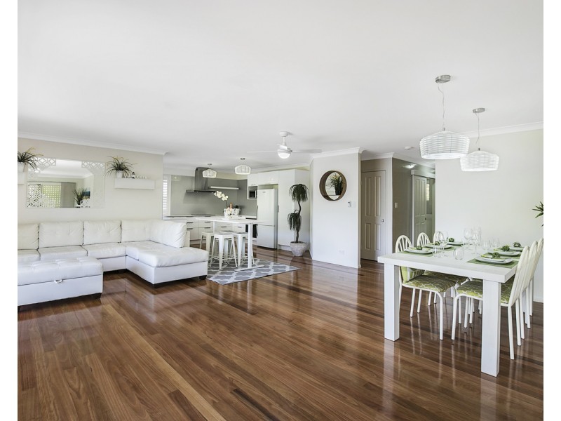 42 Samarinda Way, Point Lookout QLD 4183