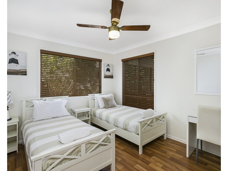 42 Samarinda Way, Point Lookout QLD 4183